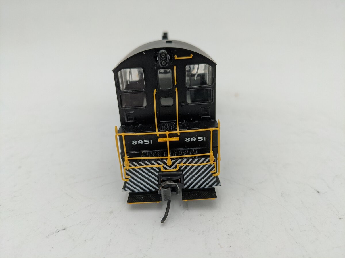 Proto 2000 21139 HO Scale NYC SW9 Diesel Locomotive #8951 EX/Box