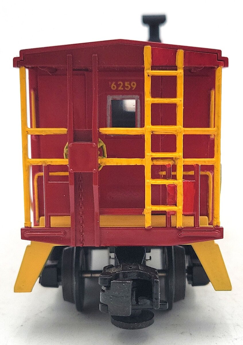 MTH 30-7712 O New York Central Pacemaker Bay Window Caboose #21574 (Custom)/Box