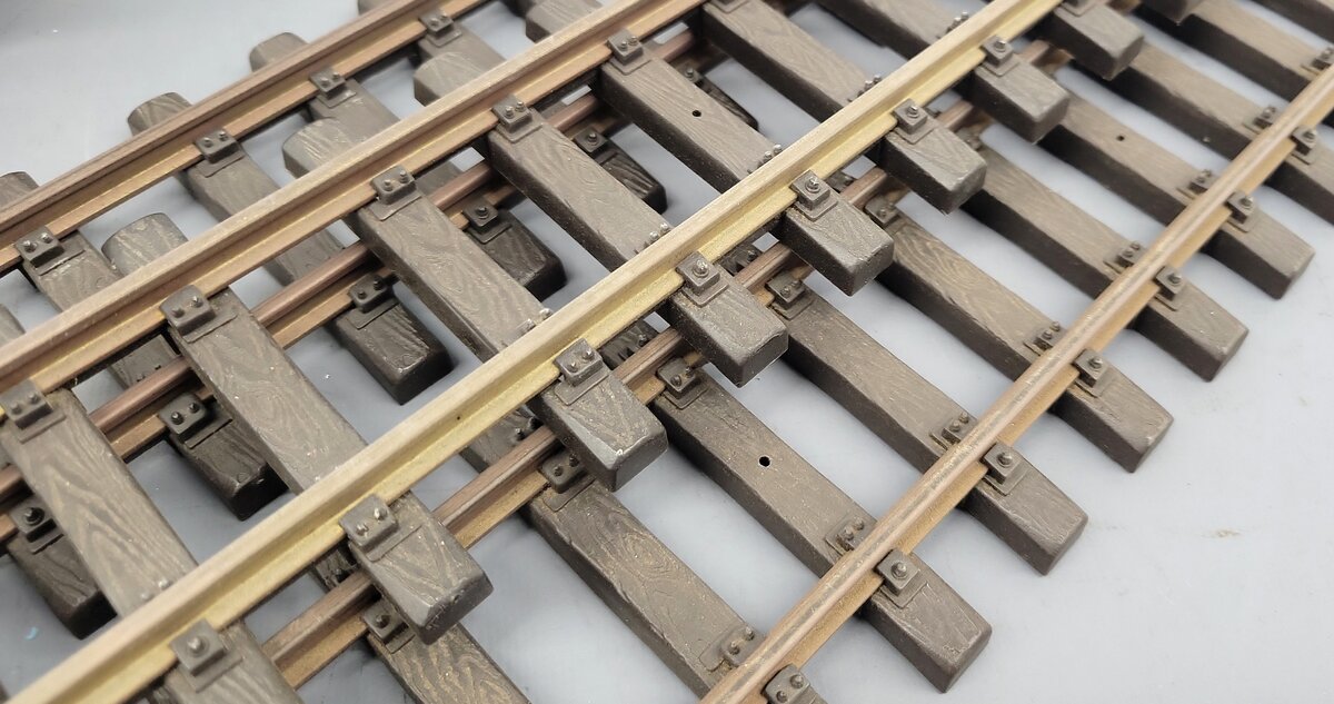 Aristo-Craft 11070 Euro Brass 3' Straight Track [6]