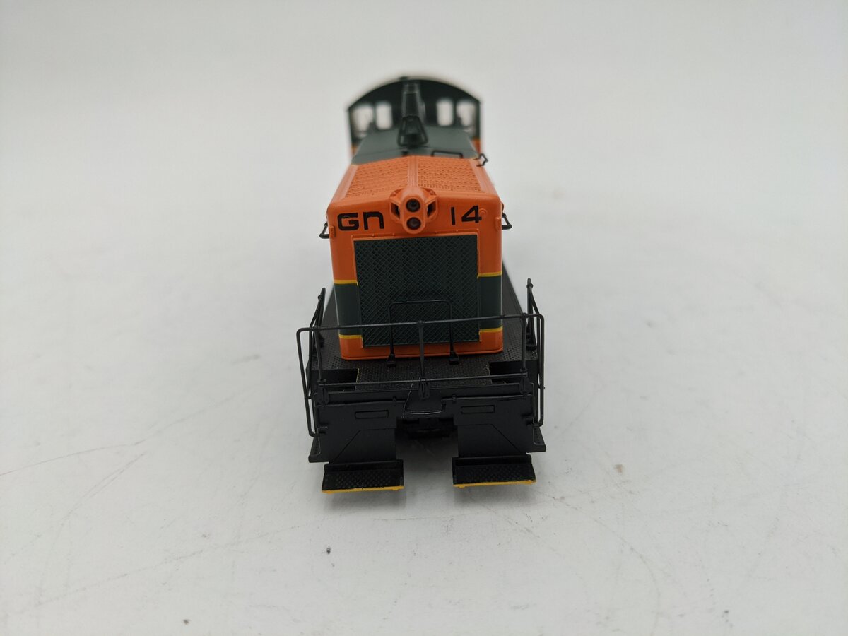 Proto 2000 21136 HO Scale Great Northern SW9 Diesel Switcher #14 EX/Box