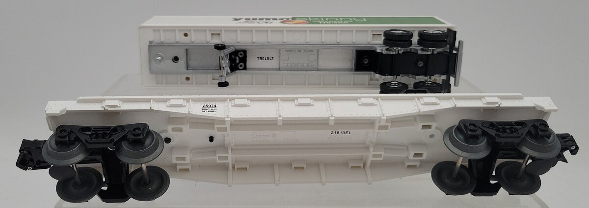 Lionel 6-25974 O Gauge Wegmans Flat Car with Trailer LN/Box