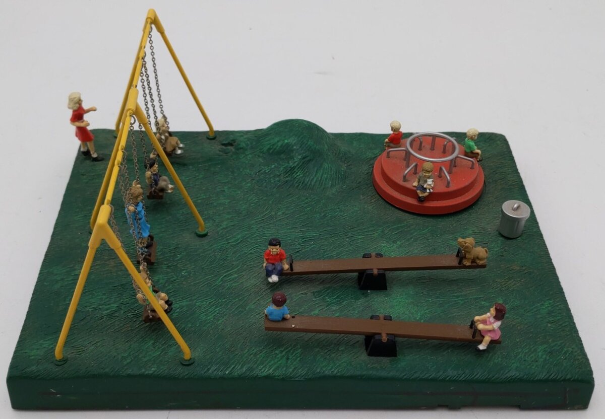 Lionel 6-24138 O Gauge Operating Playtime Playground EX/Box