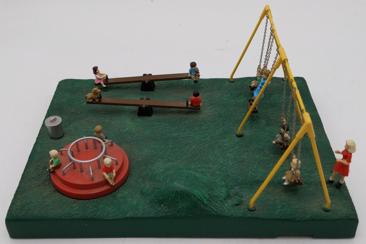 Lionel 6-24138 O Gauge Operating Playtime Playground EX/Box