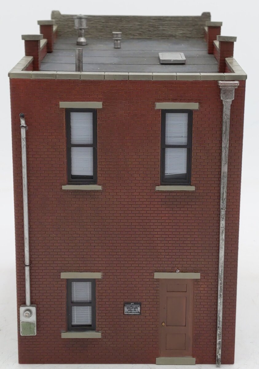 Woodland Scenics BR5850 O Scale Built-&-Ready Sully's Tavern Building EX/Box