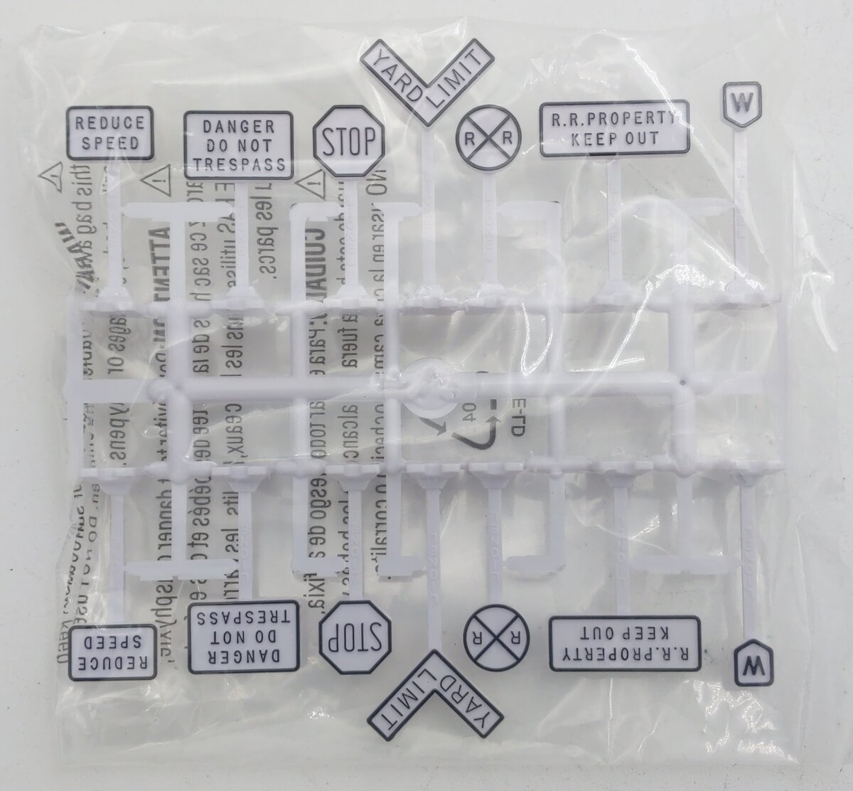 Lionel 6-62180 O and O-27 Road Signs (Set of 14) NIB