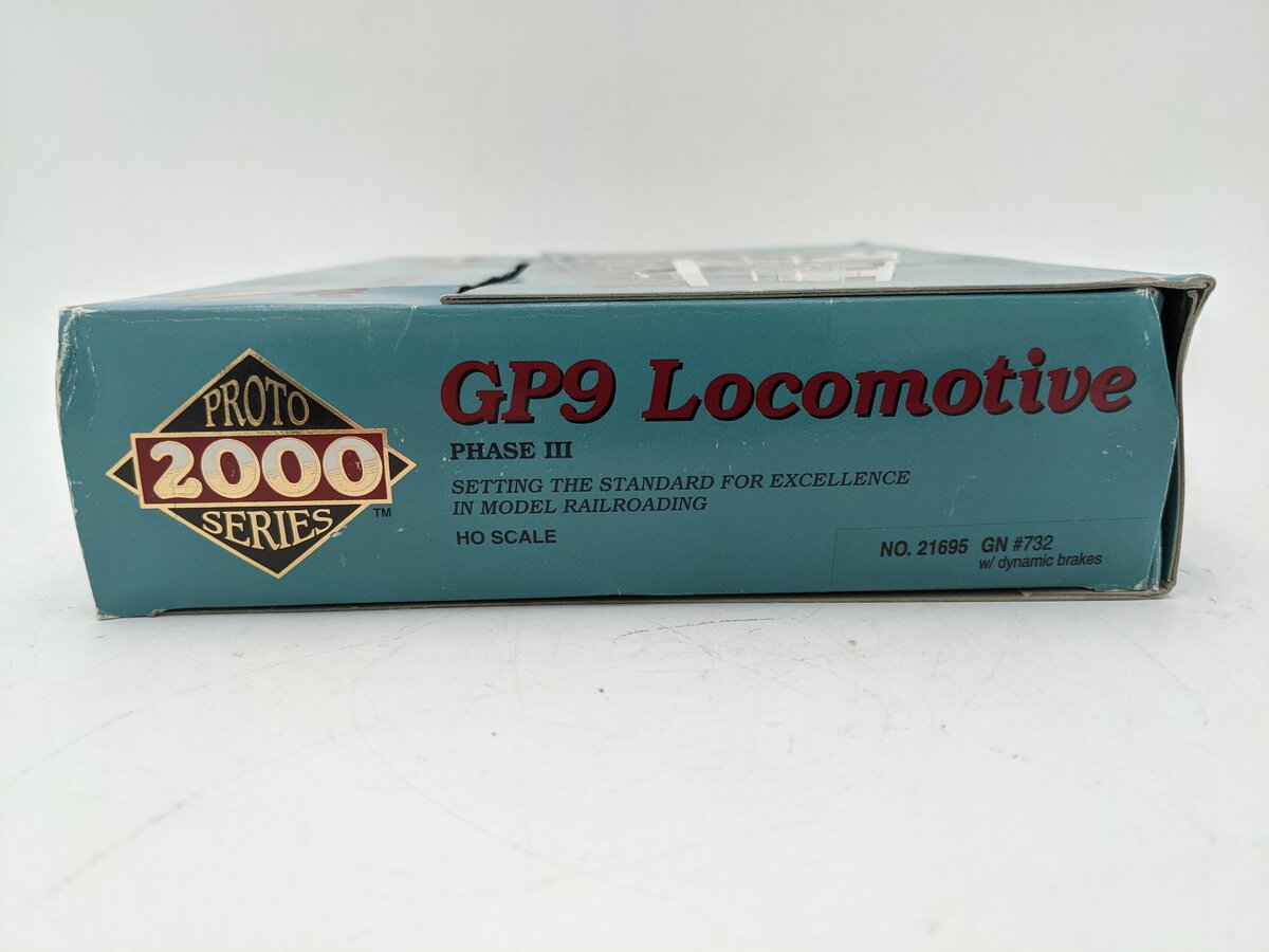 Proto 2000 21695 HO Great Northern Phase III GP9 Diesel Locomotive #732 EX/Box