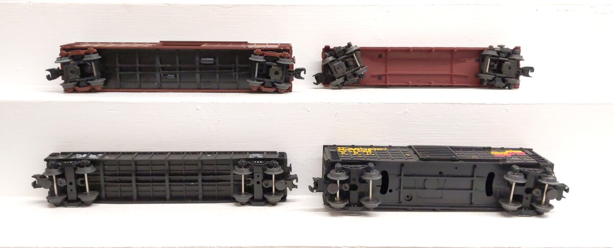 Lionel & Other O Gauge Assorted Freight Cars [4] VG