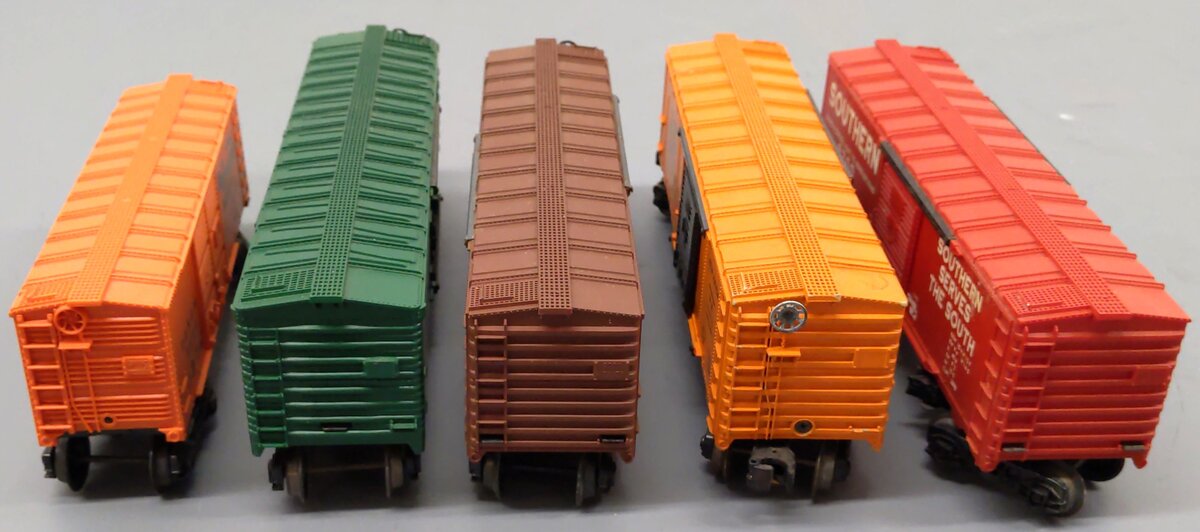 Lionel O Gauge Freight Boxcars [5]