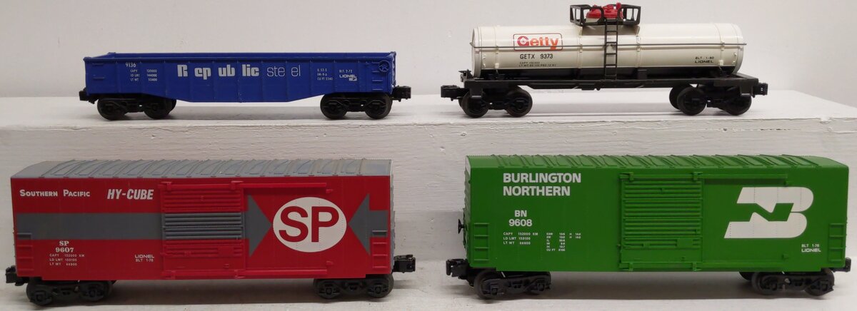 Lionel O Gauge Assorted Freight Cars: 9608, 9607, 9373, 9136 [4] VG