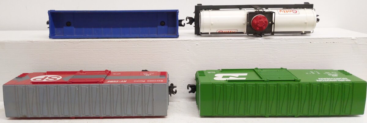 Lionel O Gauge Assorted Freight Cars: 9608, 9607, 9373, 9136 [4] VG