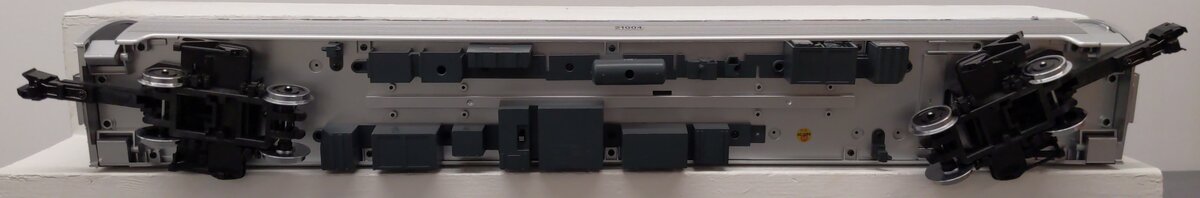 LGB 32220 G Scale Amtrak Amfleet Phase IV Coach #21004 (Metal Wheels) EX/Box