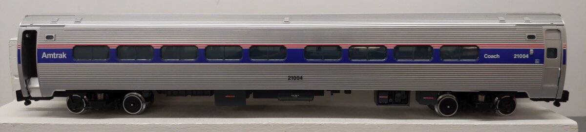 LGB 32220 G Scale Amtrak Amfleet Phase IV Coach #21004 (Metal Wheels) EX/Box