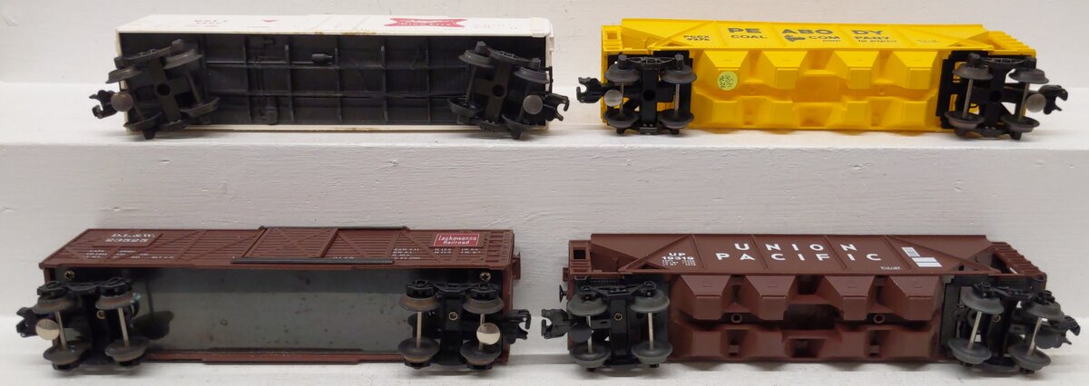 Lionel & KMT O Gauge Assorted Freight Cars: 9802, 19139, 9276, 23525 [4] VG