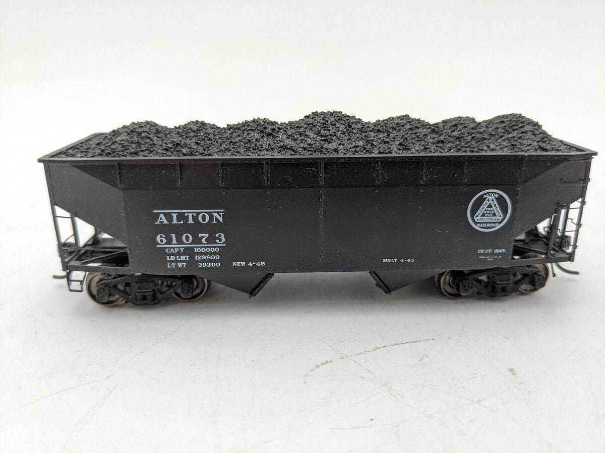 Kadee 7519 HO Scale Alton Road 50 Ton AAR Std 2-Bay Offset Open Hopper #61073 EX/Box