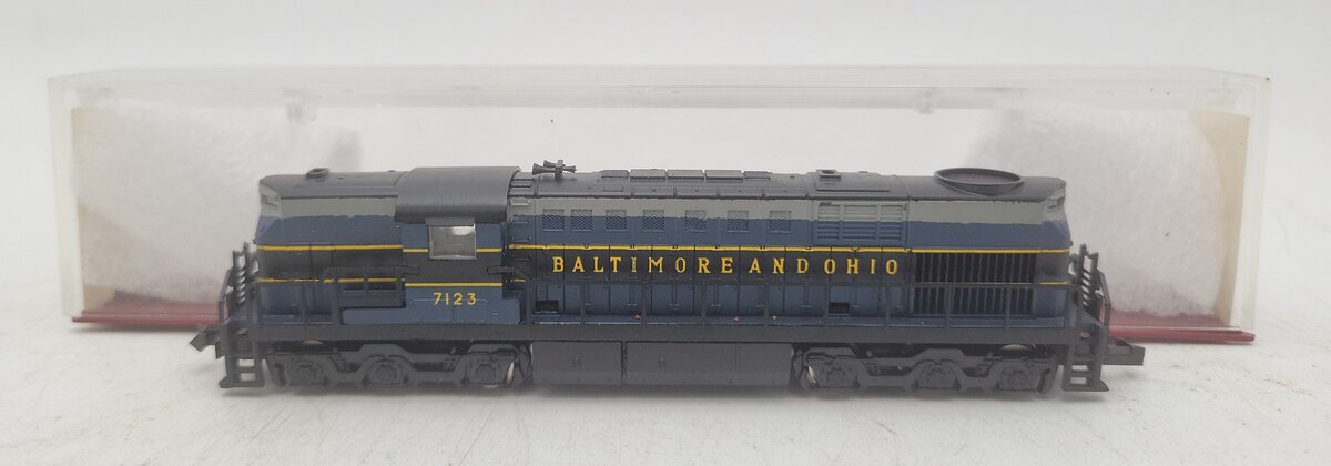 MRC 7123 N Scale Baltimore & Ohio RSD-15 Diesel Locomotive #7123 EX/Box