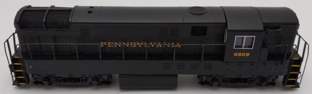 Spectrum 81206 HO Scale Pennsylvania Fairbanks Morse H16-44 Diesel #8809 VG/Box