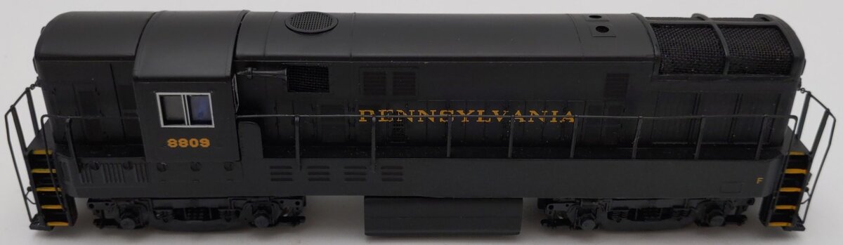 Spectrum 81206 HO Scale Pennsylvania Fairbanks Morse H16-44 Diesel #8809 VG/Box