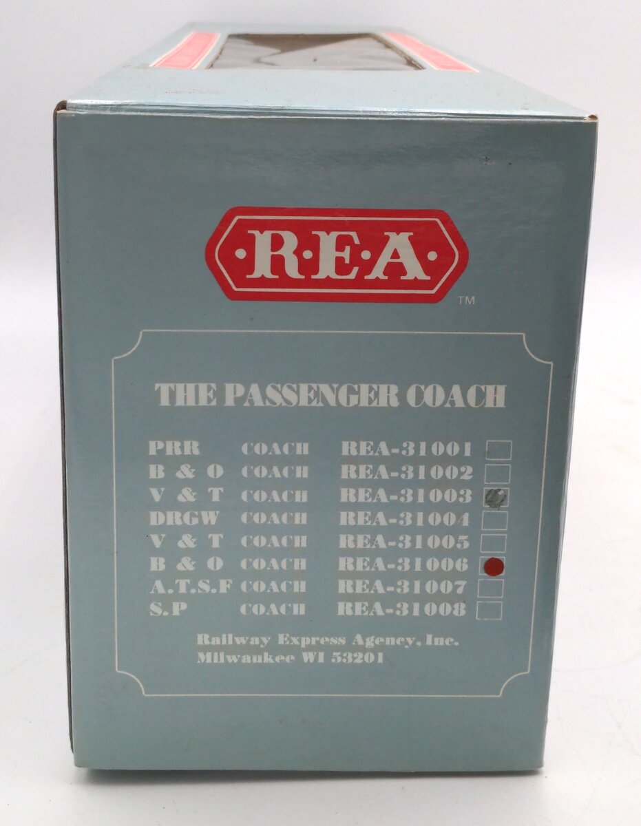 REA 31106 G Scale Southern Pacific Coach Passenger Car VG