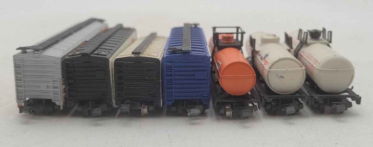 Atlas & Other N Scale Assorted Freight Cars: #300207, #25001, #4326, #32308 [7] VG