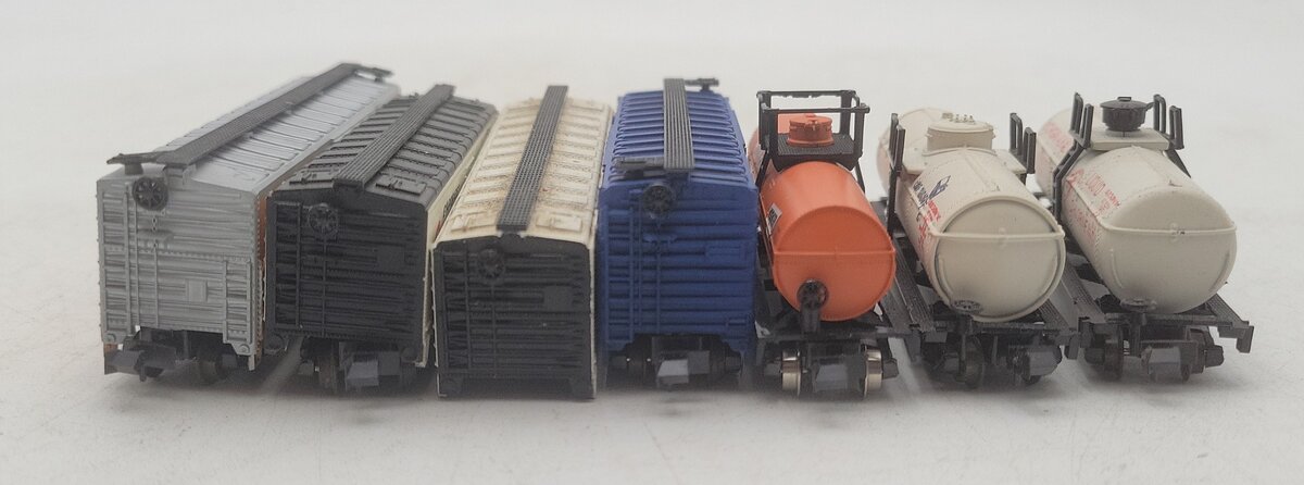 Atlas & Other N Scale Assorted Freight Cars: #300207, #25001, #4326, #32308 [7] VG