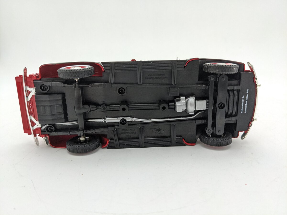 Signature CHPK50 1:32 1950 Red Chevrolet Pickup LN/Box
