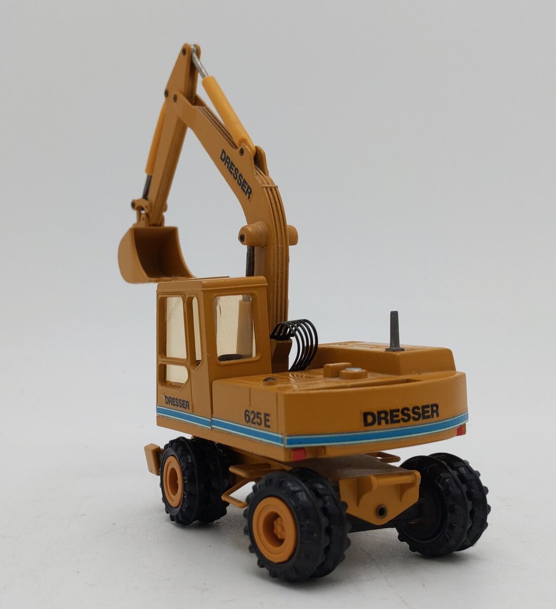 Conrad 2818 1:50 Scale Dresser W625E Wheeled Excavator LN/Box