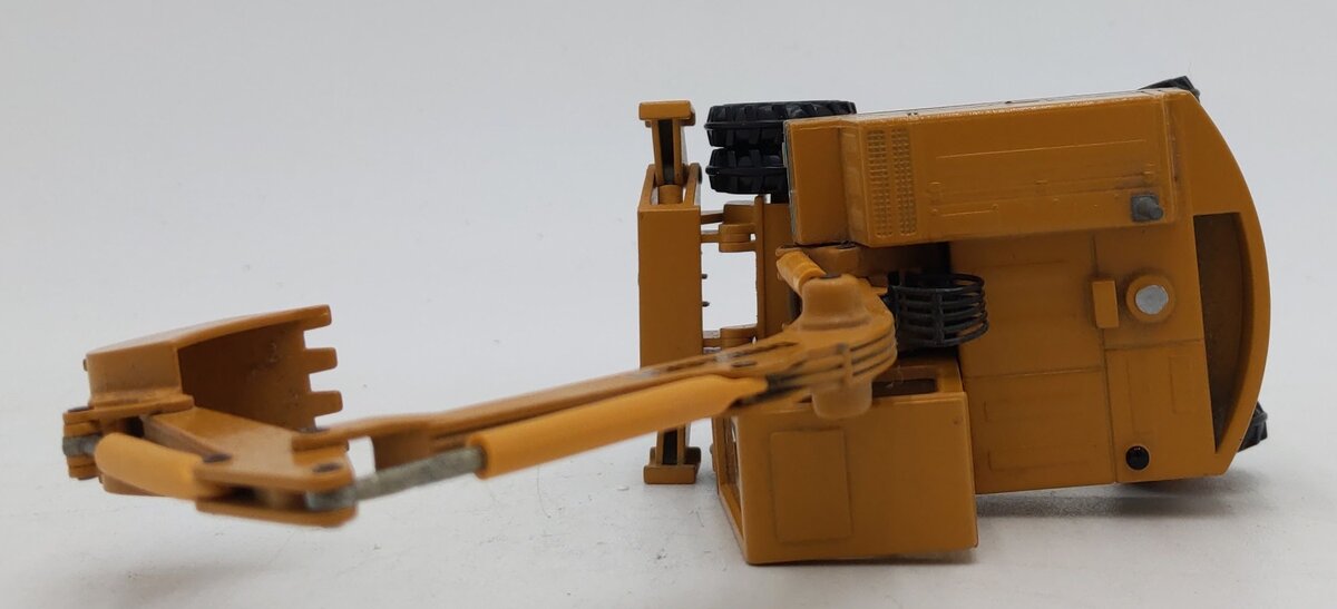 Conrad 2818 1:50 Scale Dresser W625E Wheeled Excavator LN/Box