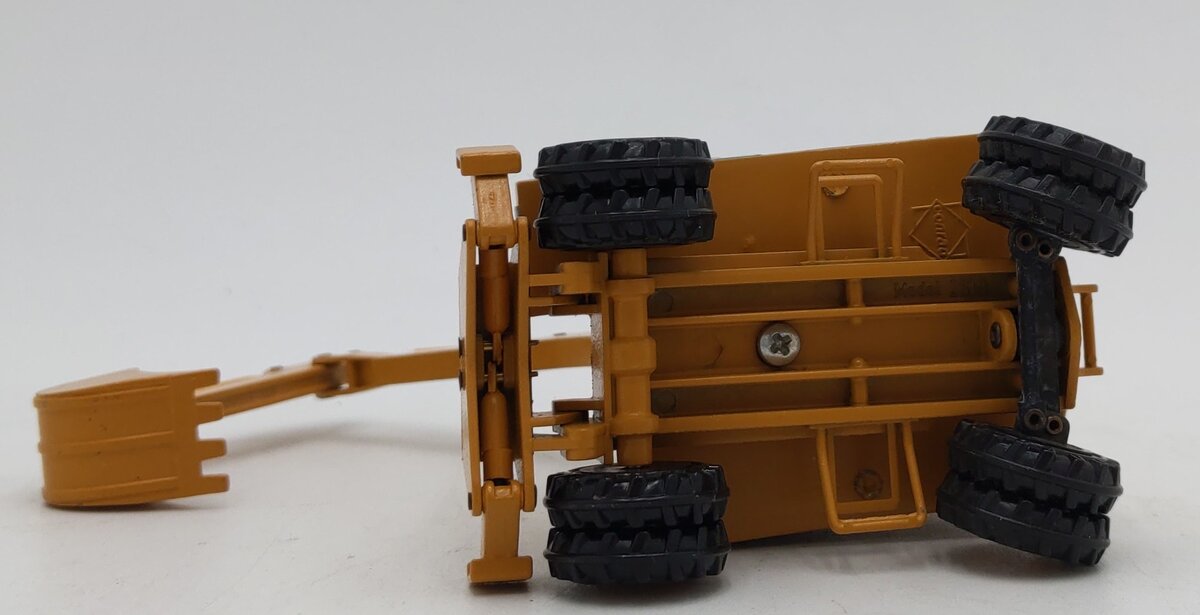 Conrad 2818 1:50 Scale Dresser W625E Wheeled Excavator LN/Box