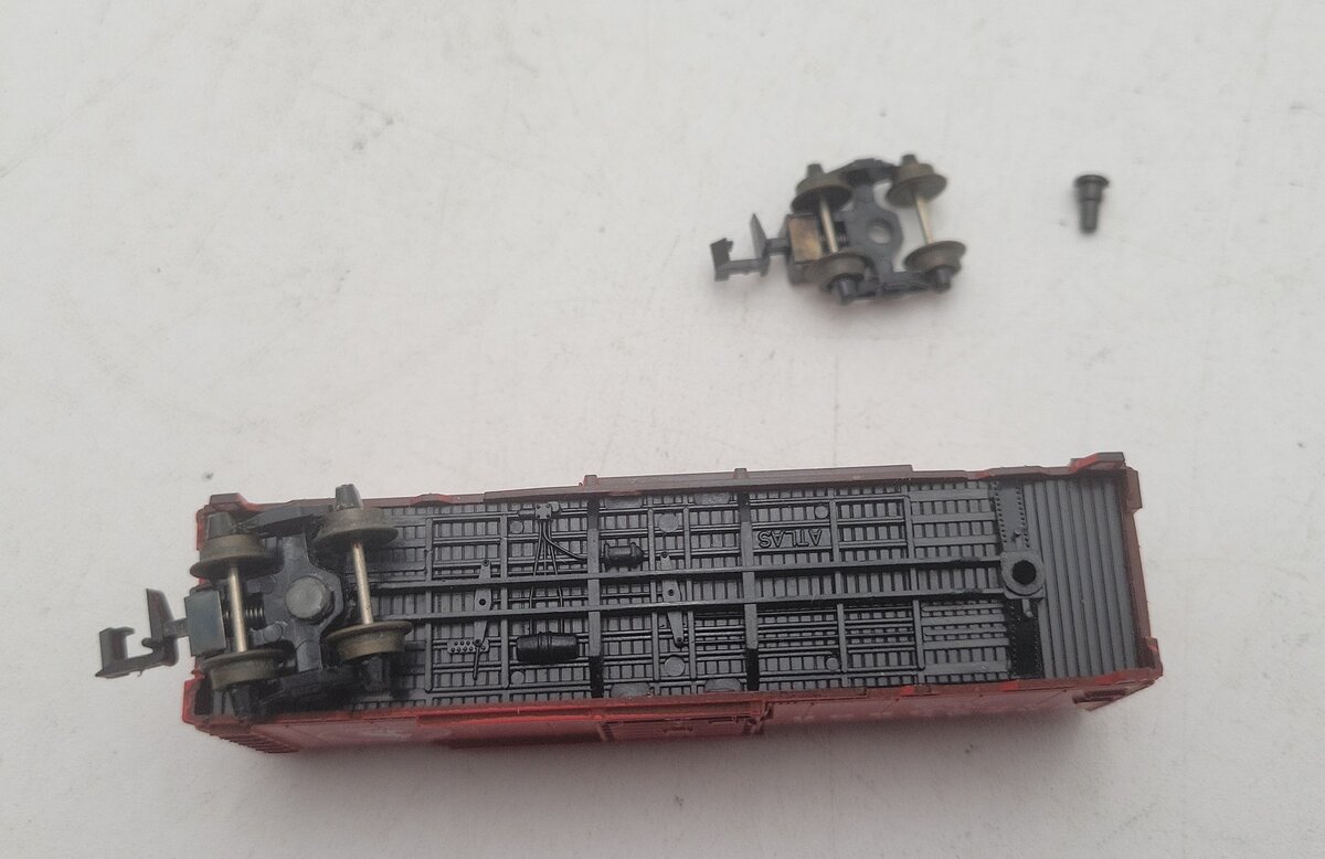 Bachmann, Trix & Atlas N Scale Assorted Boxcars: #47747, #74072, #682014 [8] EX