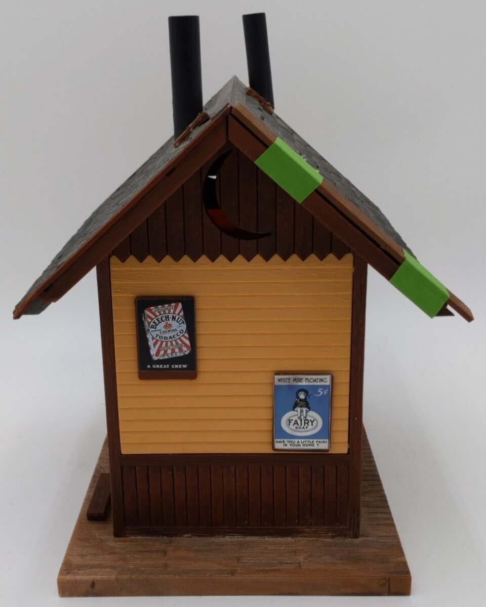 Pola 913 G Scale Silverton Outhouse (Assembled) VG