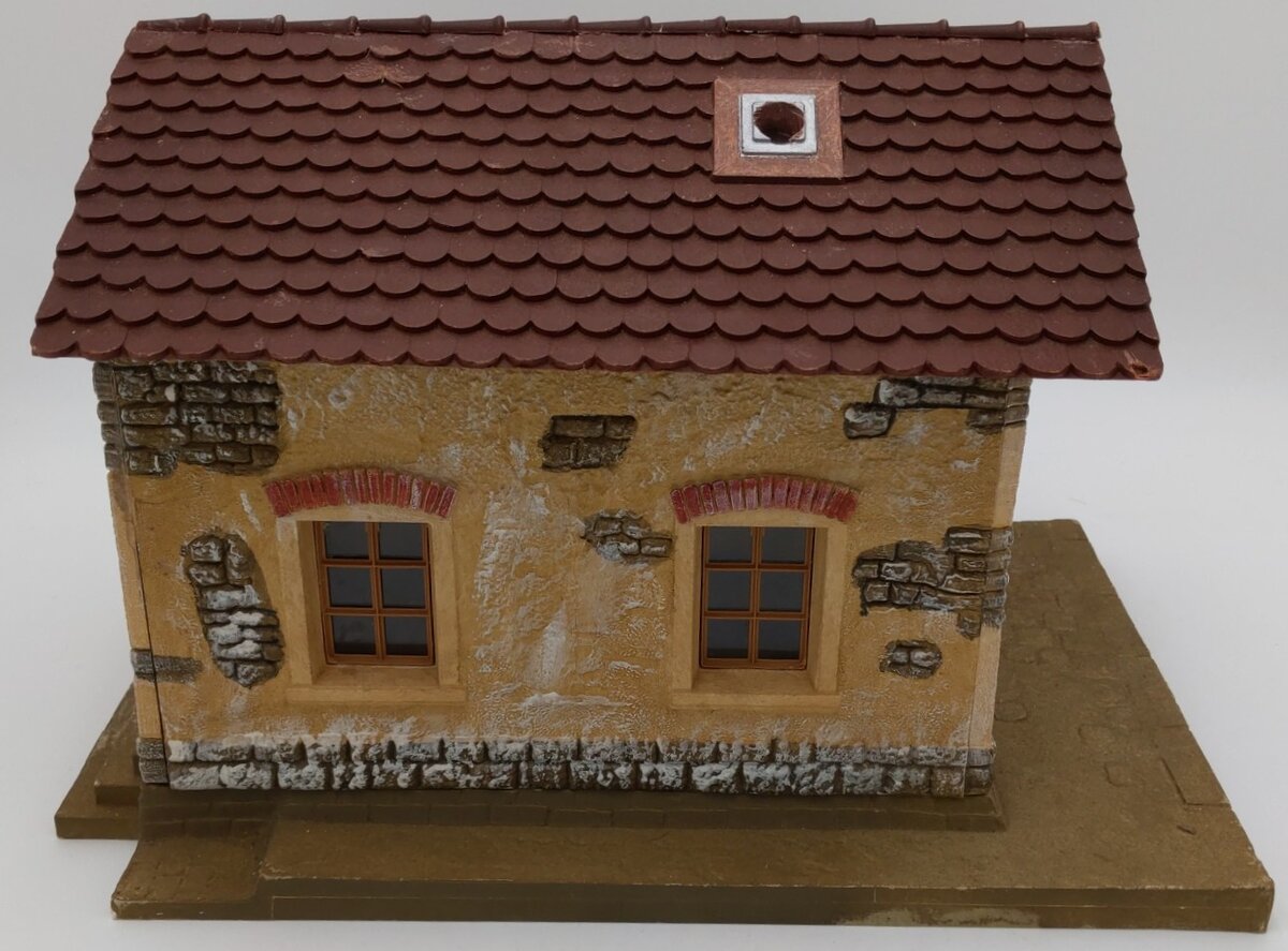 Pola 900 G Scale Assembled Kleinbach Station VG