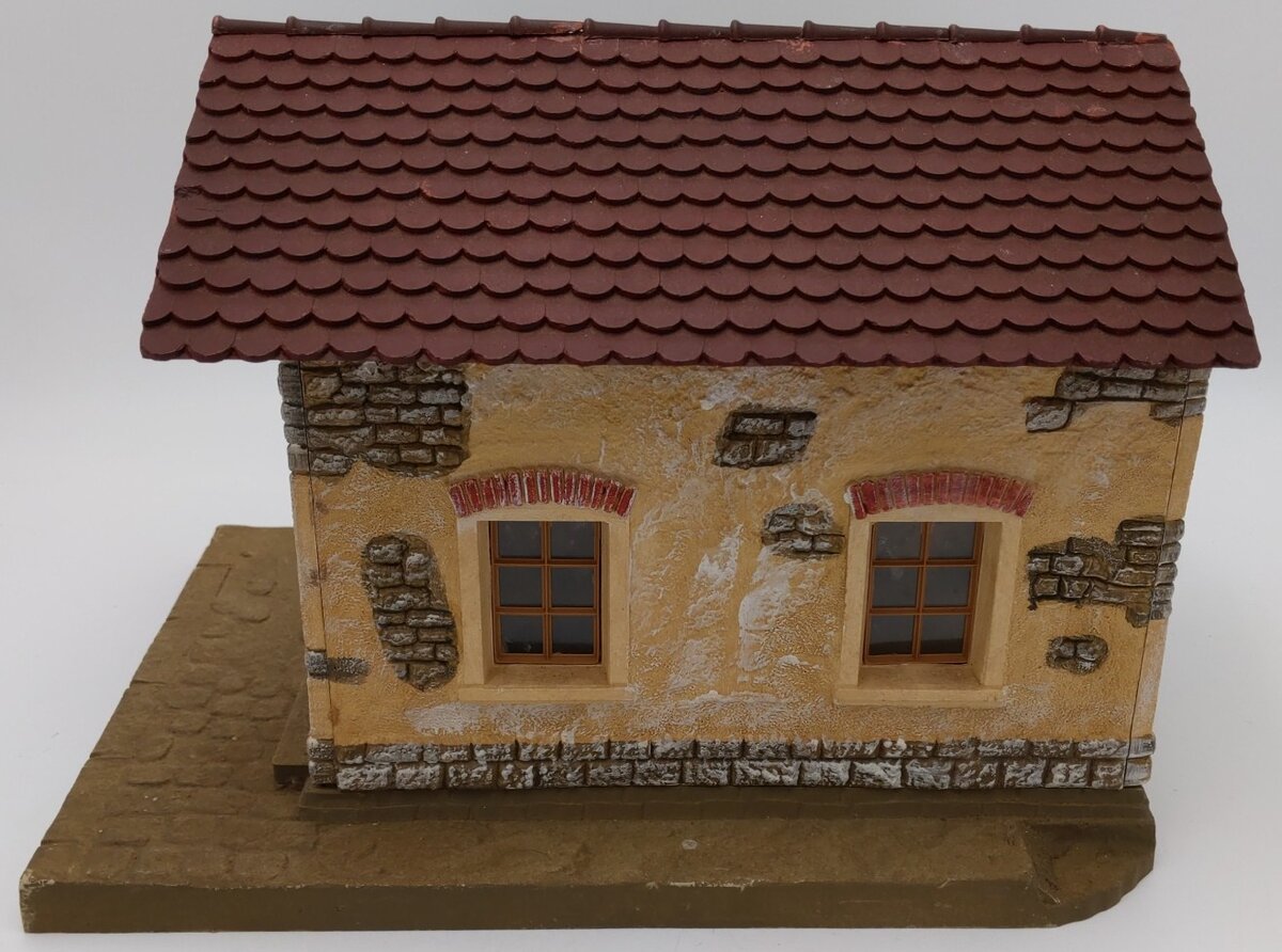 Pola 900 G Scale Assembled Kleinbach Station VG