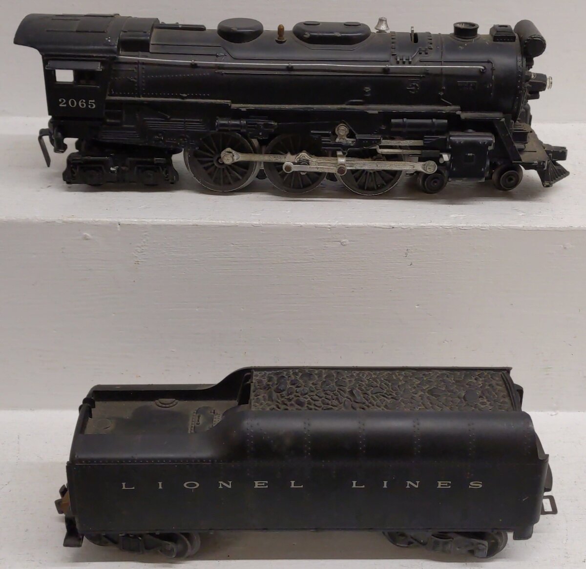 Lionel 2065 Vintage O Gauge 4-6-4 Small Hudson Steam Locomotive & 2046W Tender VG/Box