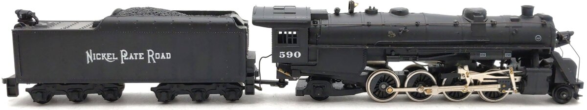 Mantua 383-070 HO Scale Nickel Plate Road 2-8-2 Steam Locomotive & Tender #590 VG/Box