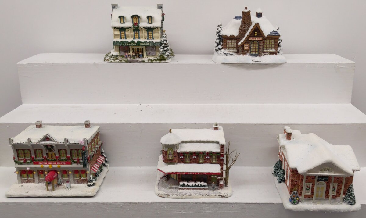 Hawthorne Village Assorted Ceramic Decorative Christmas & Winter Buildings [5] EX