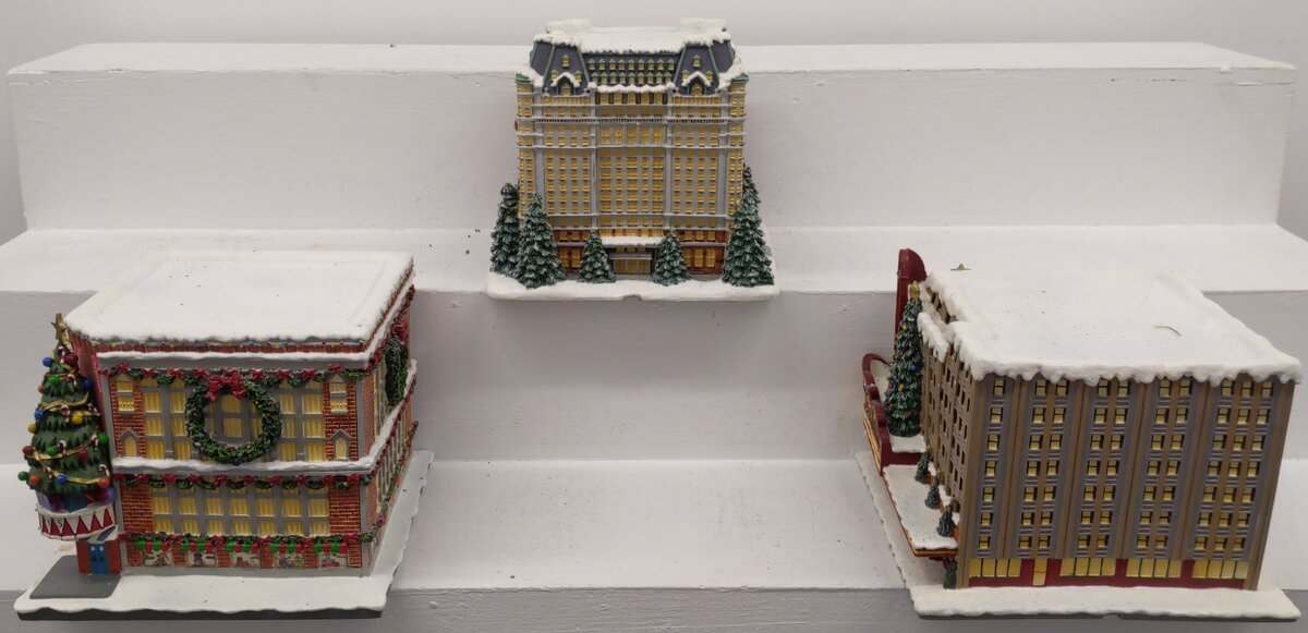 Hawthorne Village Assorted Ceramic Decorative Christmas & Winter Buildings [3] EX