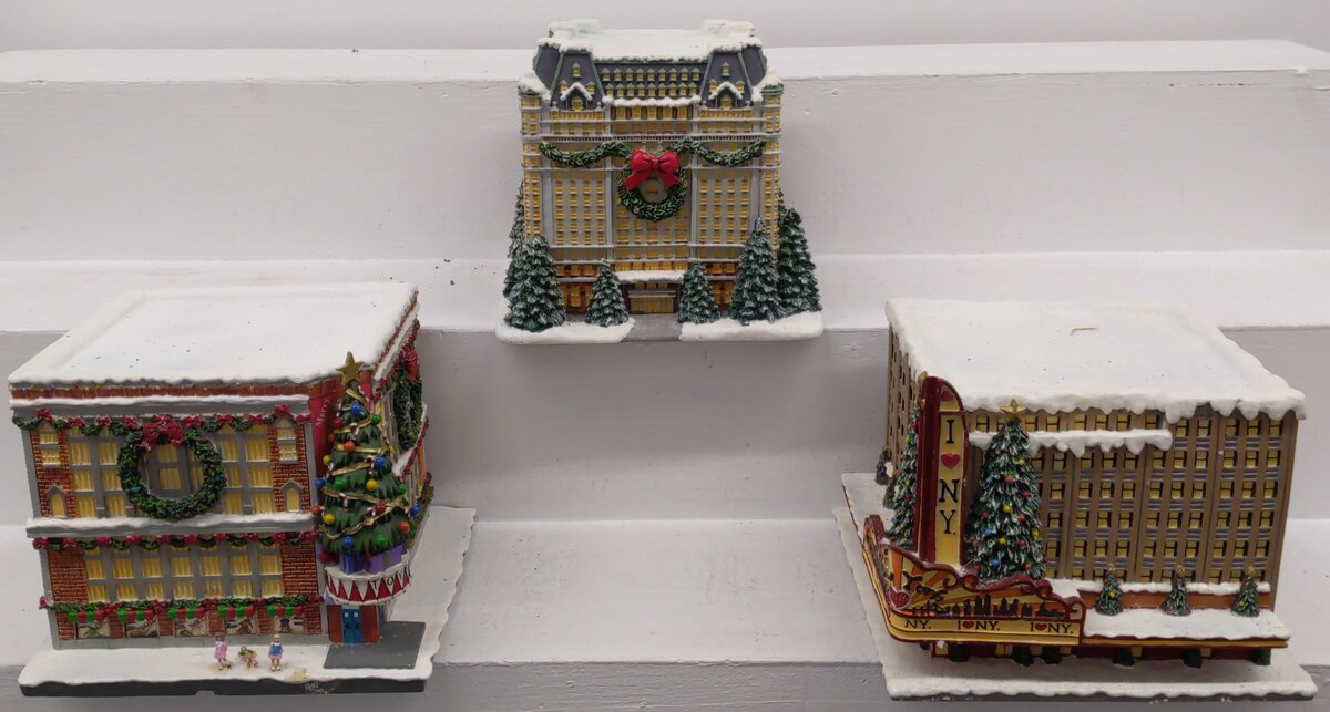 Hawthorne Village Assorted Ceramic Decorative Christmas & Winter Buildings [3] EX