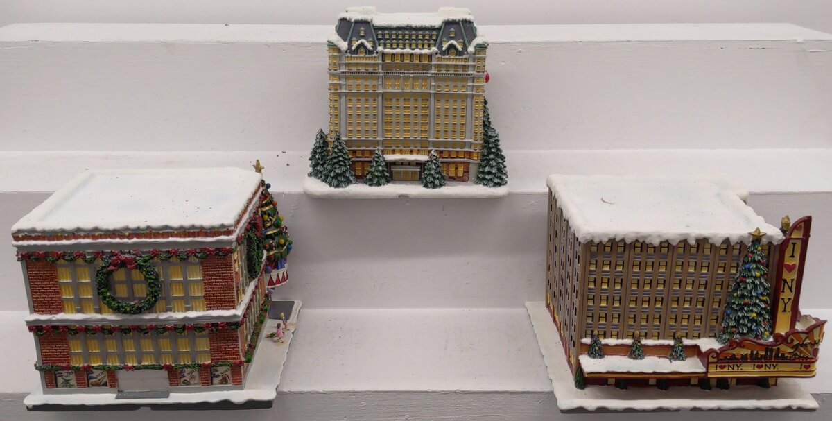 Hawthorne Village Assorted Ceramic Decorative Christmas & Winter Buildings [3] EX