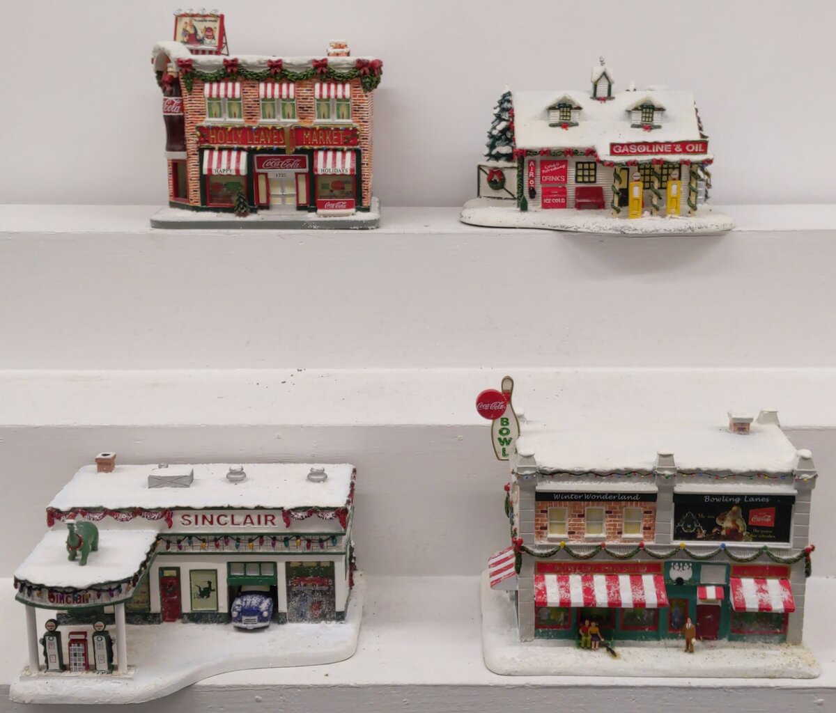 Hawthorne Village Assorted Ceramic Decorative Christmas & Winter Buildings [4] EX
