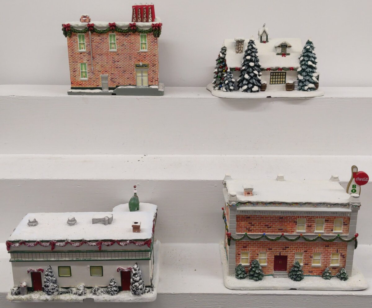 Hawthorne Village Assorted Ceramic Decorative Christmas & Winter Buildings [4] EX