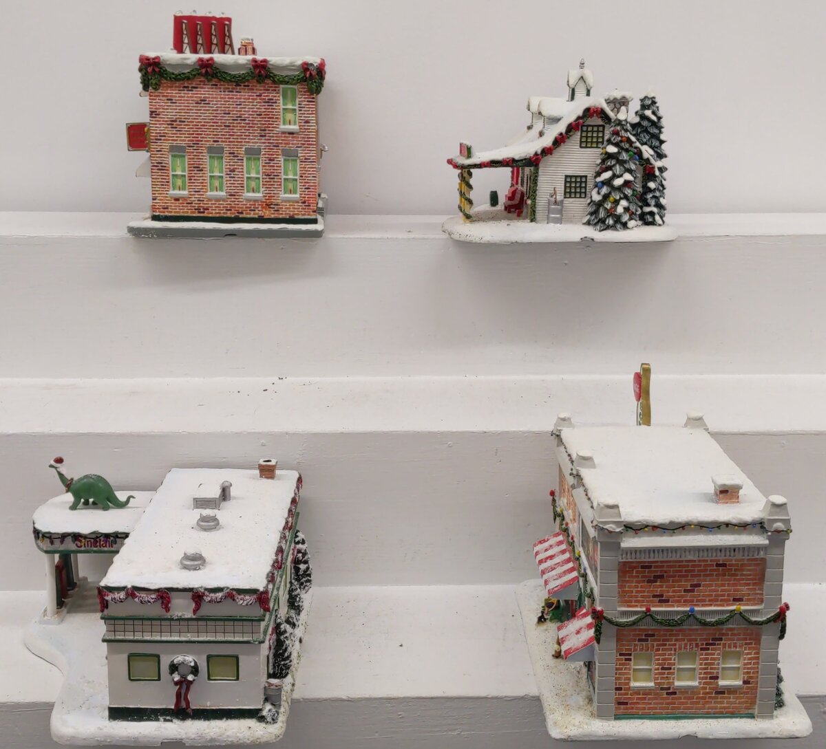 Hawthorne Village Assorted Ceramic Decorative Christmas & Winter Buildings [4] EX