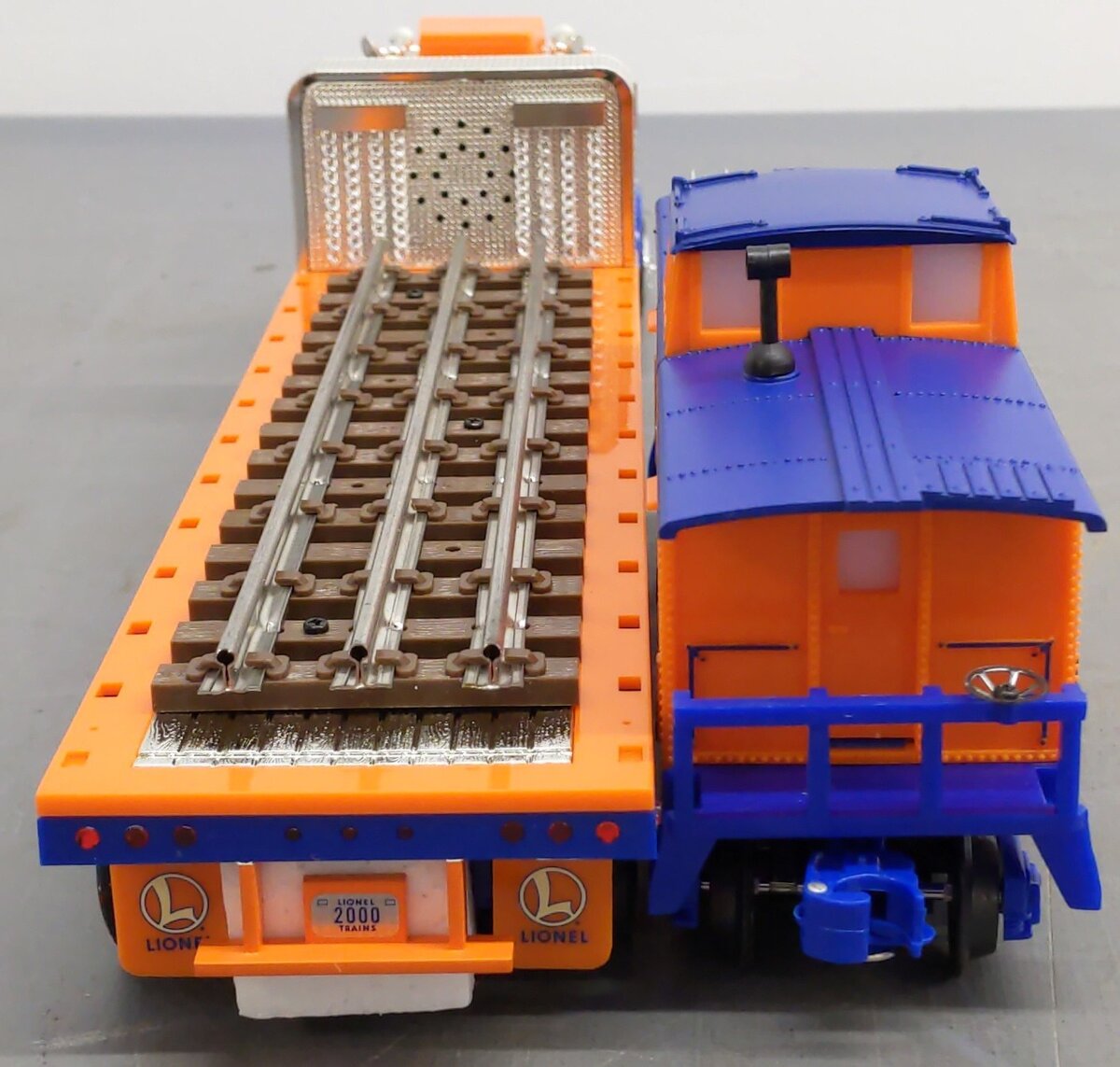 Lionel TMT-18405 O Gauge Flatbed Toy Truck with Operating Lights-Sound Caboose EX/Box