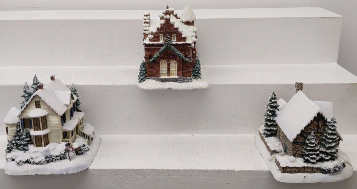 Hawthorne Village Assorted Ceramic Decorative Christmas & Winter Buildings [3] EX