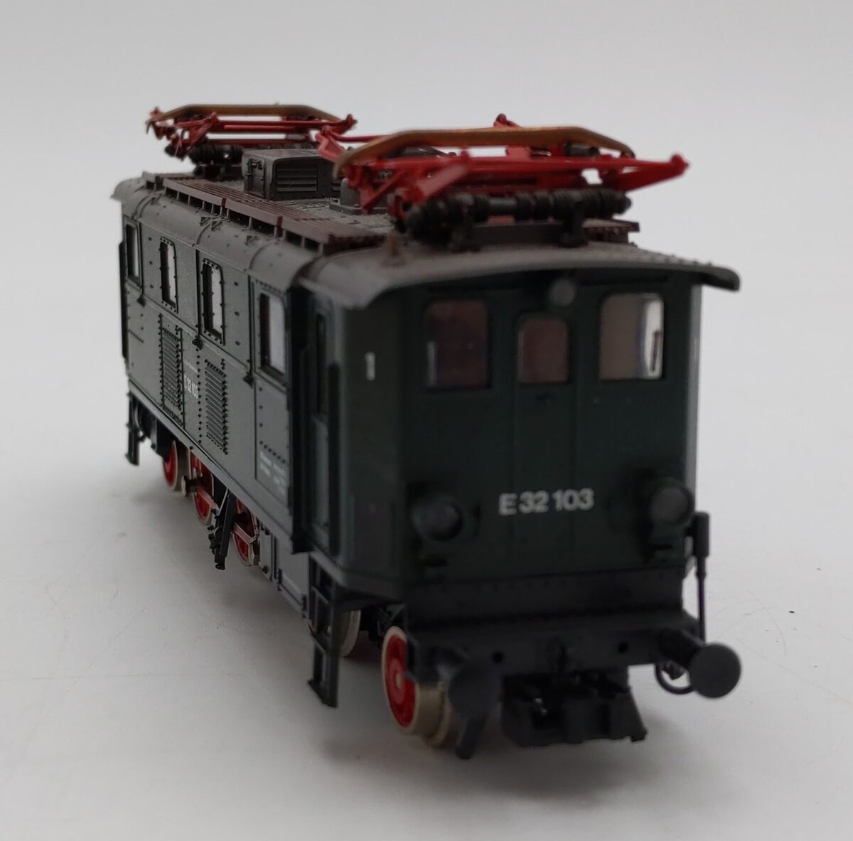 Roco 04145S HO Scale DB BR 132 Electric Locomotive EX/Box
