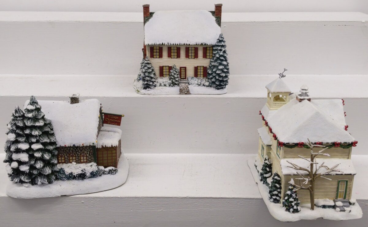 Hawthorne Village Assorted Ceramic Decorative Christmas & Winter Buildings [3] EX