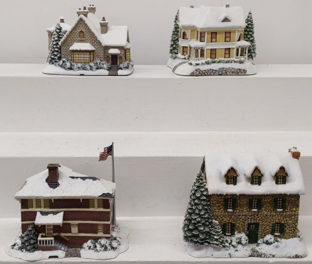 Hawthorne Village Assorted Ceramic Decorative Christmas & Winter Buildings [4] EX