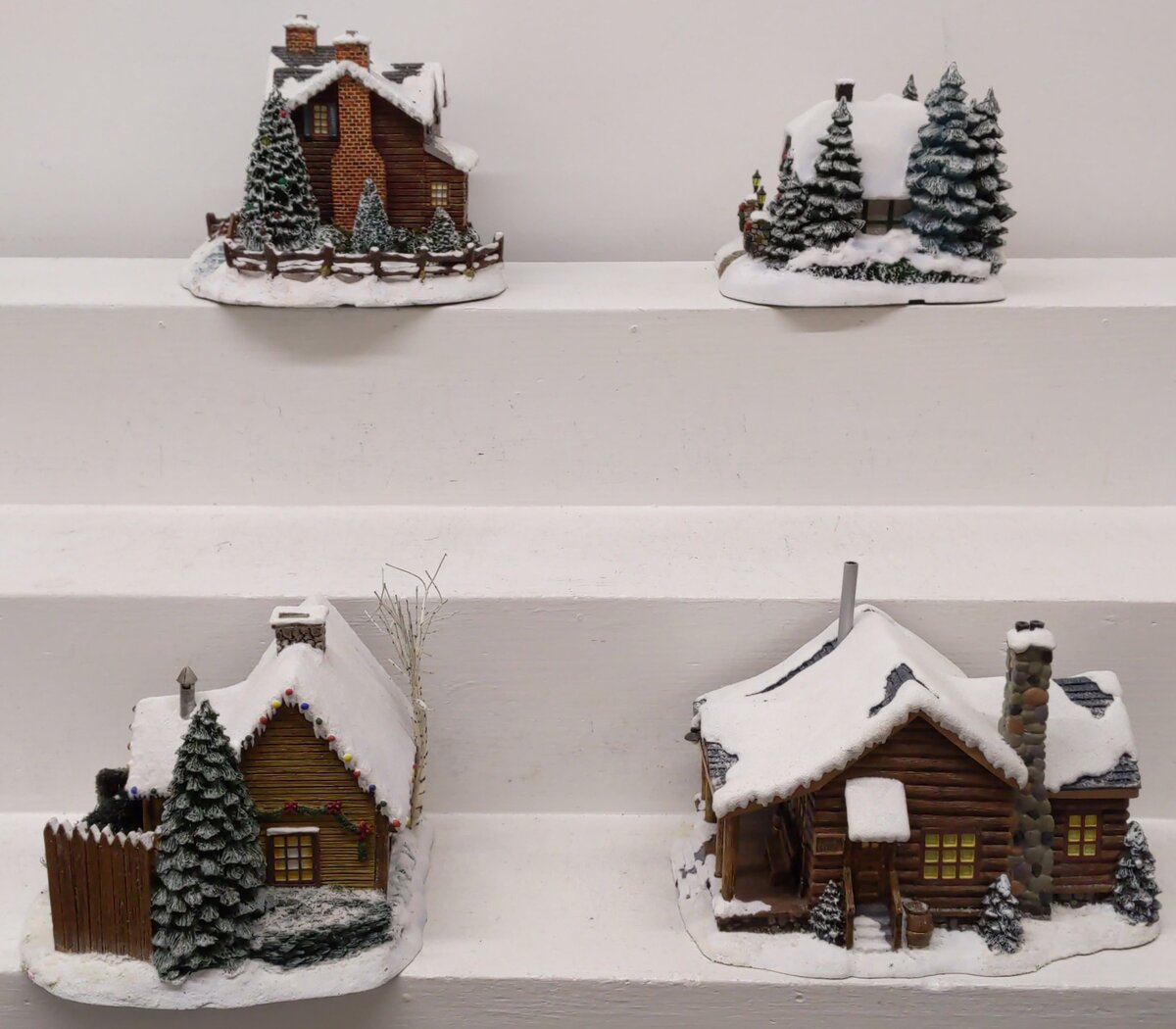 Hawthorne Village Assorted Ceramic Decorative Christmas & Winter Buildings [4] EX