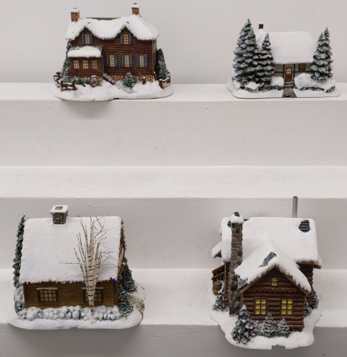 Hawthorne Village Assorted Ceramic Decorative Christmas & Winter Buildings [4] EX