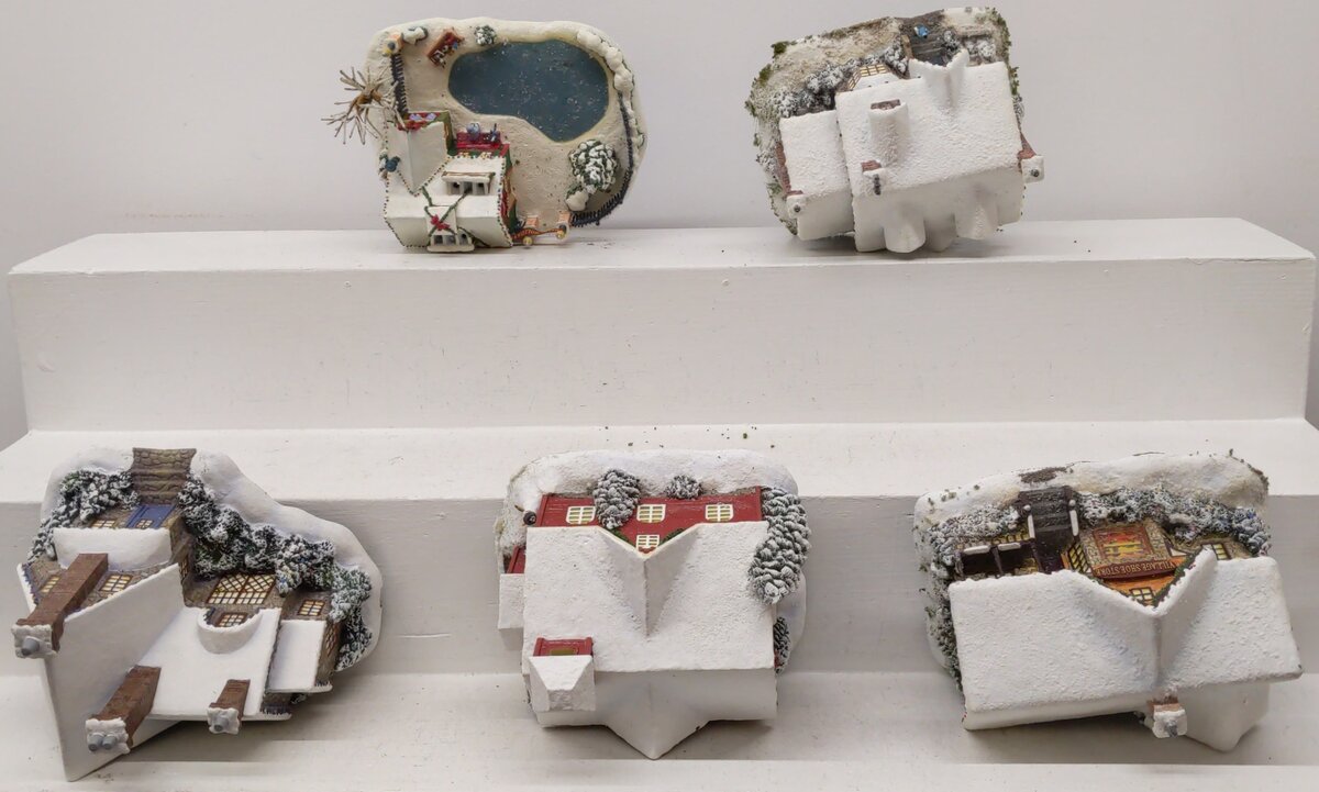Hawthorne Village Assorted Ceramic Decorative Christmas & Winter Buildings [5] EX