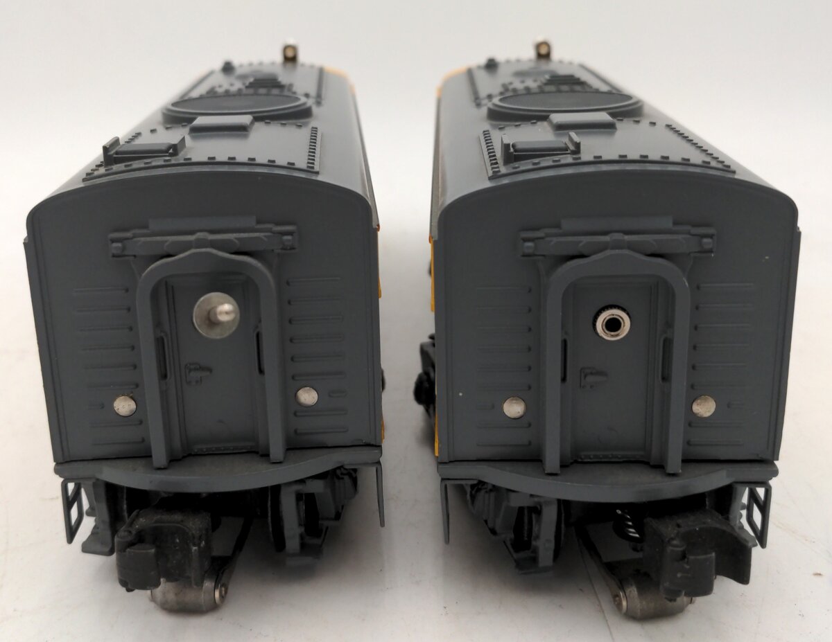 Lionel 1-18119 O Union Pacific FA-2 Alco AA Diesel Engine Set #8119/8120 VG/Box